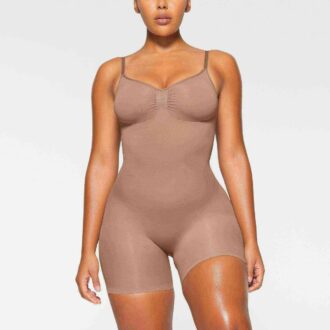 BEZSZWOWE BODY MODELUJĄCE DO ŚRODKA UD
