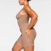 BEZSZWOWE BODY MODELUJĄCE DOLNY PLECY DO POŁOWY UD