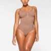 BEZSZWOWE BODY MODELUJĄCE KRÓTKIE BEZSZWOWE BODY MODELUJĄCE KRÓTKIE