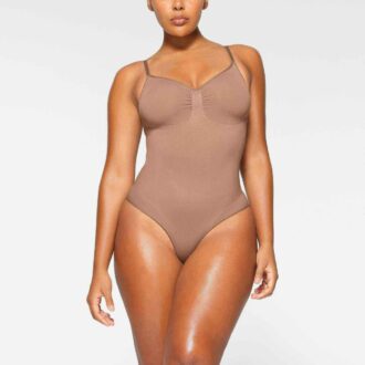 BEZSZWOWE BODY MODELUJĄCE KRÓTKIE
