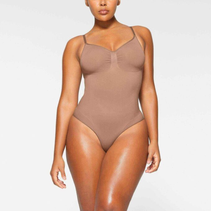 BEZSZWOWE BODY MODELUJĄCE KRÓTKIE BEZSZWOWE BODY MODELUJĄCE KRÓTKIE