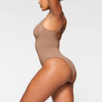 BEZSZWOWE BODY MODELUJĄCE KRÓTKIE