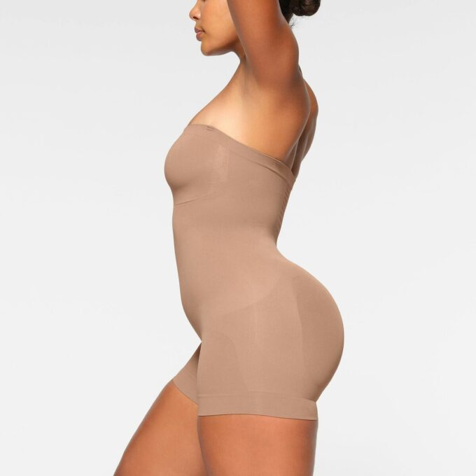 BEZSZWOWE BODY SHORTI BEZ RAMIĄCZEK BEZSZWOWE BODY SHORTI BEZ RAMIĄCZEK