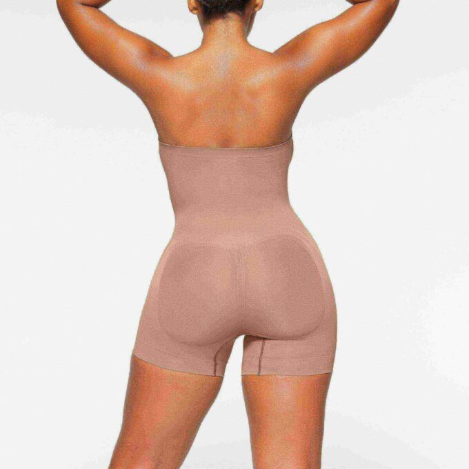 BEZSZWOWE BODY SHORTI BEZ RAMIĄCZEK BEZSZWOWE BODY SHORTI BEZ RAMIĄCZEK