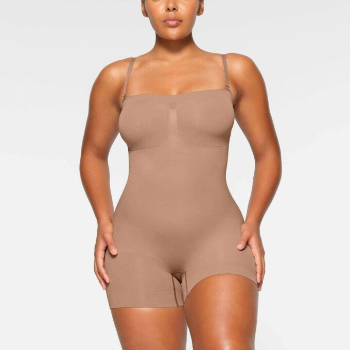 BEZSZWOWE BODY SHORTI BEZ RAMIĄCZEK BEZSZWOWE BODY SHORTI BEZ RAMIĄCZEK