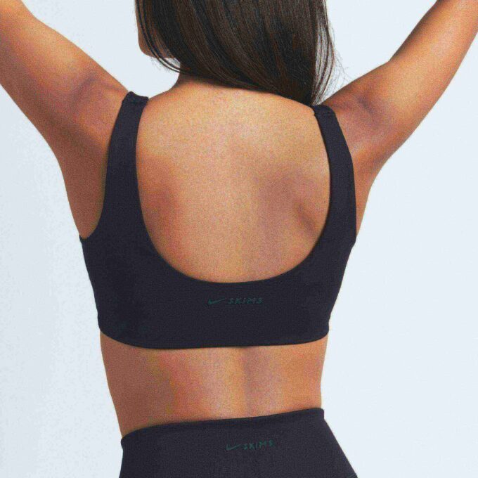 Biustonosz NikeSKIMS MATTE SCOOP NECK