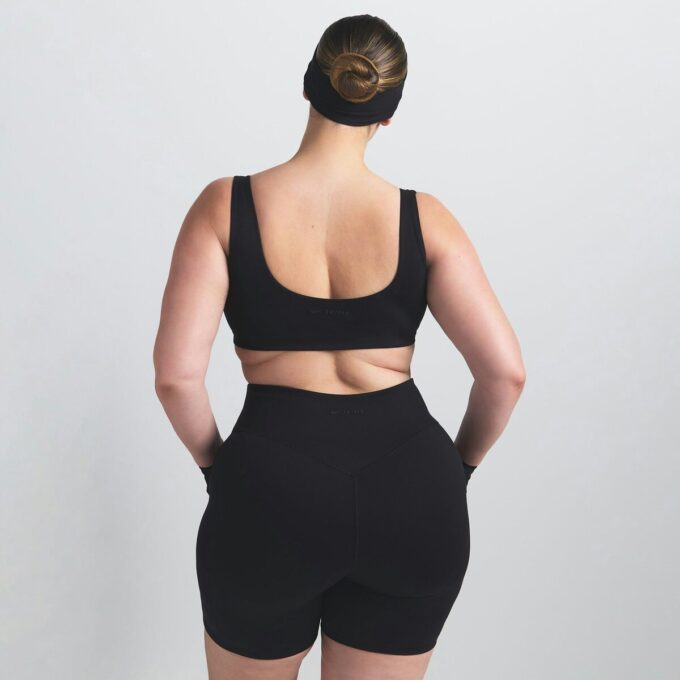 Biustonosz NikeSKIMS MATTE SCOOP NECK
