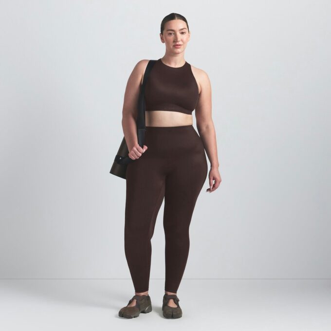 Biustonosz NikeSKIMS SHINE z wysokim dekoltem Biustonosz NikeSKIMS SHINE z wysokim dekoltem