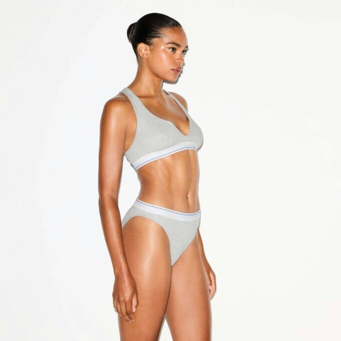 BRALETTE Z BAWEŁNIANEGO ŚCIĄGACZA Z ROZCIĘTYM KOŁNIERZEM BRALETTE Z BAWEŁNIANEGO ŚCIĄGACZA Z ROZCIĘTYM KOŁNIERZEM
