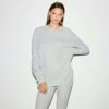 Gruby, gofrowany, oversize’owy sweter z okrągłym dekoltem Gruby, gofrowany, oversize’owy sweter z okrągłym dekoltem
