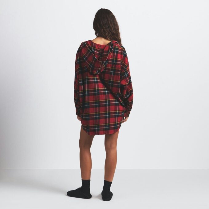 Koszula flanelowa do spania z kapturem oversize i zapięciem na guziki Koszula flanelowa do spania z kapturem oversize i zapięciem na guziki