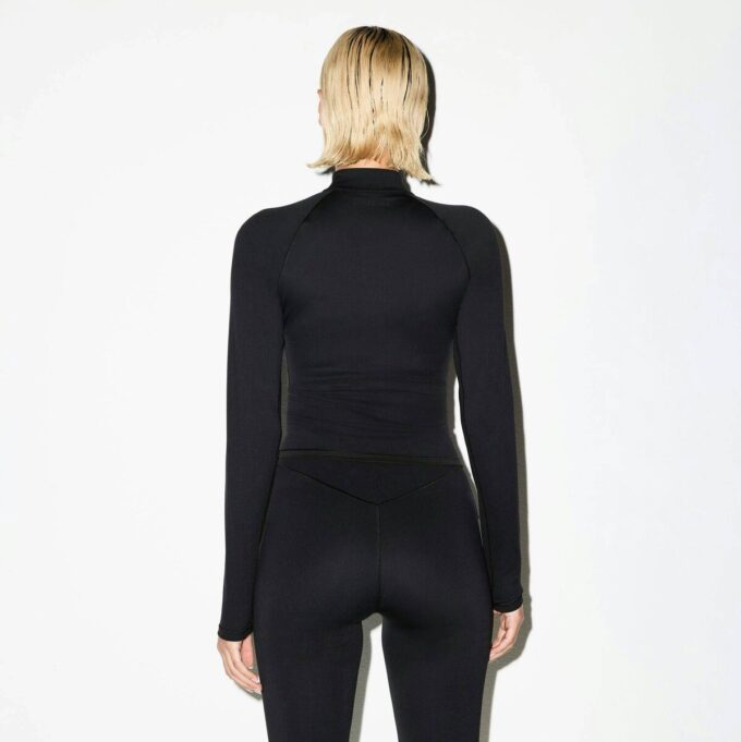 Kurtka NikeSKIMS MATTE MOCK NECK z zamkiem błyskawicznym na całej długości Kurtka NikeSKIMS MATTE MOCK NECK z zamkiem błyskawicznym na całej długości