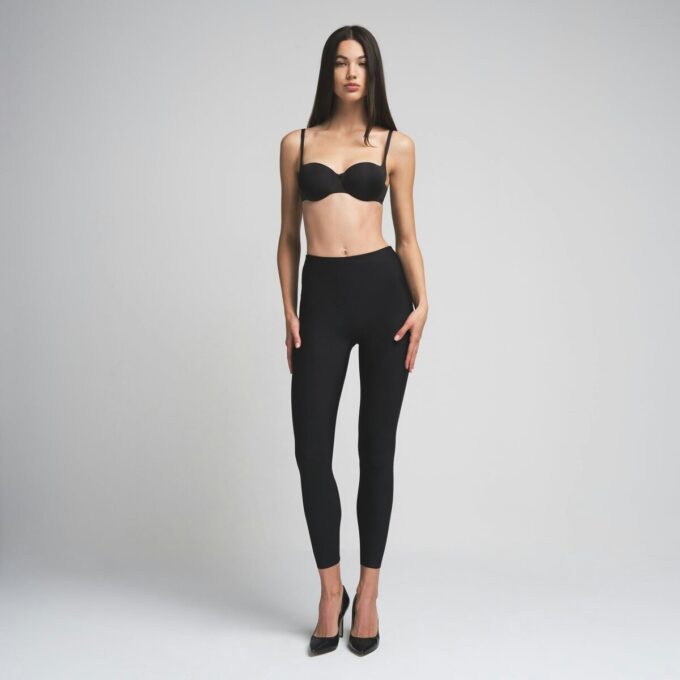 Legginsy modelujące sylwetkę i pośladki SKIMS z wkładką Legginsy modelujące sylwetkę i pośladki SKIMS z wkładką