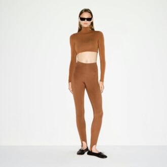 Legginsy z wysokim stanem i strzemionami z kolekcji Essential
