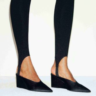 Legginsy z wysokim stanem i strzemionami z kolekcji Essential