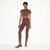 Legginsy z wysokim stanem i strzemionami z kolekcji Essential Legginsy z wysokim stanem i strzemionami z kolekcji Essential