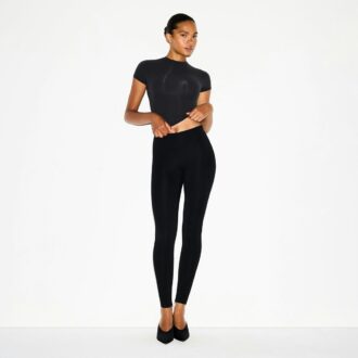 Legginsy z wysokim stanem z kolekcji Essential