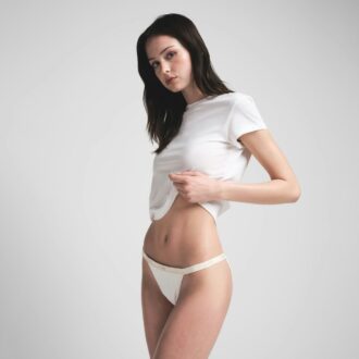 LEKKIE BAWEŁNIANE BIKINI STRING Z LOGO PIKOTYKAMI