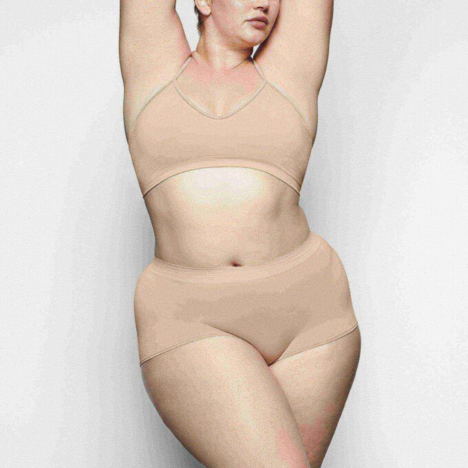 MIĘKKI, WYGŁADZAJĄCY BEZSZWOWY BRALETTE MIĘKKI, WYGŁADZAJĄCY BEZSZWOWY BRALETTE