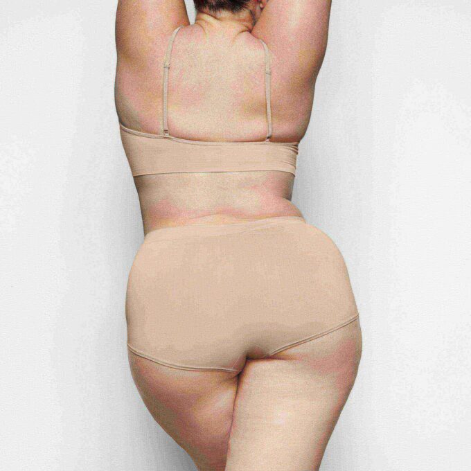 MIĘKKI, WYGŁADZAJĄCY BEZSZWOWY BRALETTE MIĘKKI, WYGŁADZAJĄCY BEZSZWOWY BRALETTE