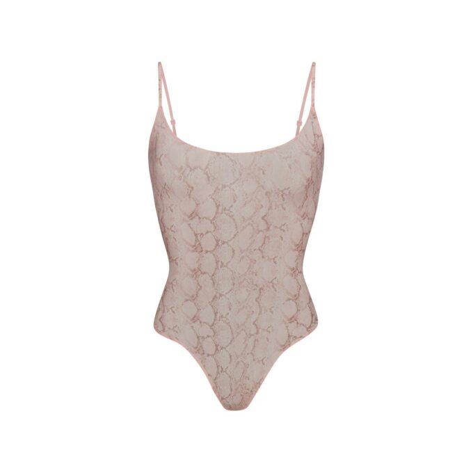 MLECZNE PRZEŹROCZYSTE BODY CAMI