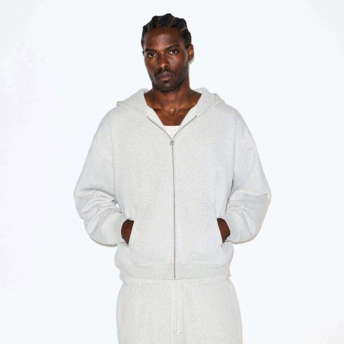 MĘSKA BLUZA Z KAPTUREM FLEECE LOUNGE Z LUŹNYM ROZPIĘCIEM MĘSKA BLUZA Z KAPTUREM FLEECE LOUNGE Z LUŹNYM ROZPIĘCIEM