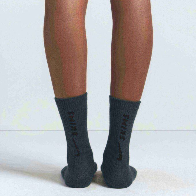 NikeSKIMS ACCESSORIES DRI-FIT CREW SOCK 3-PACK NikeSKIMS ACCESSORIES DRI-FIT CREW SOCK 3-PACK