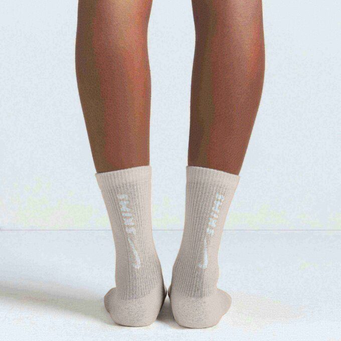 NikeSKIMS ACCESSORIES DRI-FIT CREW SOCK 3-PACK NikeSKIMS ACCESSORIES DRI-FIT CREW SOCK 3-PACK