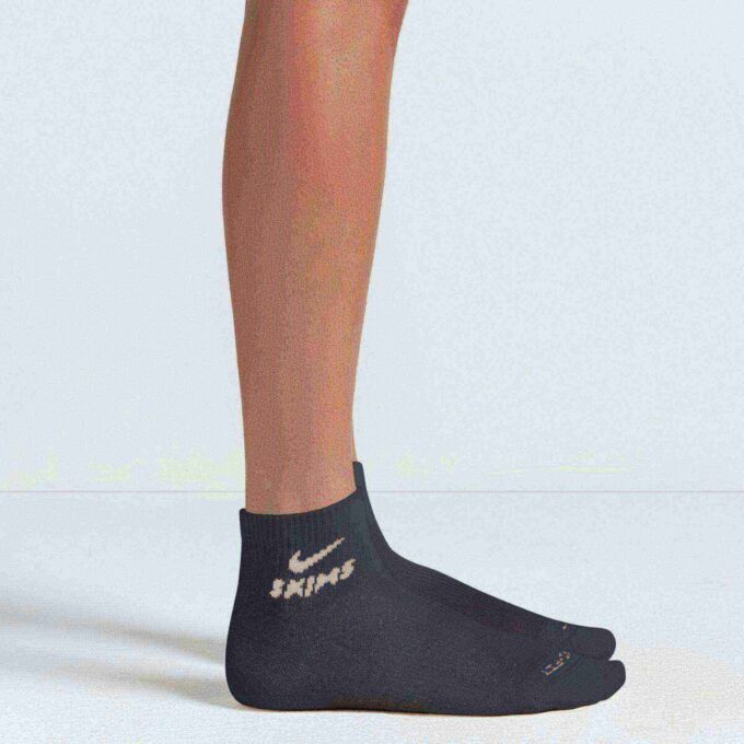 NikeSKIMS ACCESSORIES DRI-FIT QUARTER CREW SOCK 3-PACK NikeSKIMS ACCESSORIES DRI-FIT QUARTER CREW SOCK 3-PACK
