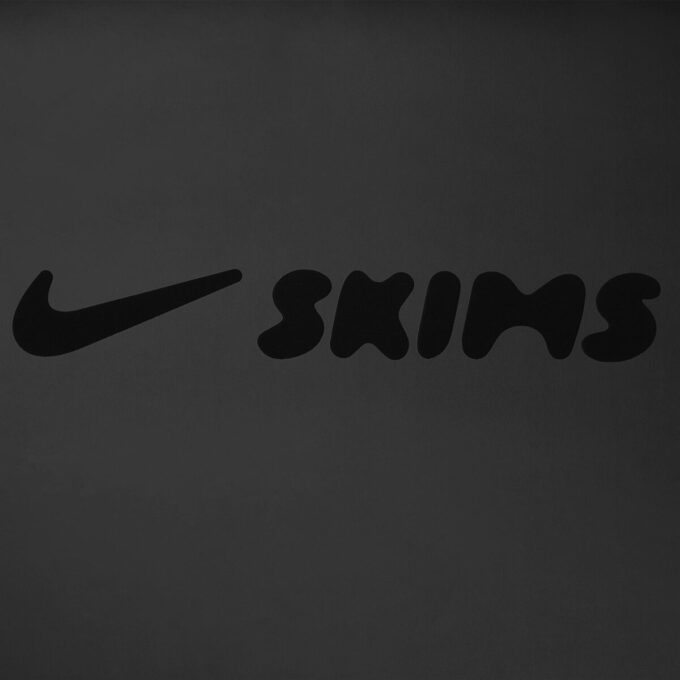 NikeSKIMS AKCESORIA MATA DO JOGI NikeSKIMS AKCESORIA MATA DO JOGI