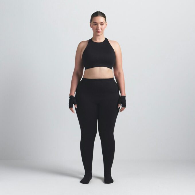 NikeSKIMS MATTE FOOTSIE GRIP LEGGING NikeSKIMS MATTE FOOTSIE GRIP LEGGING