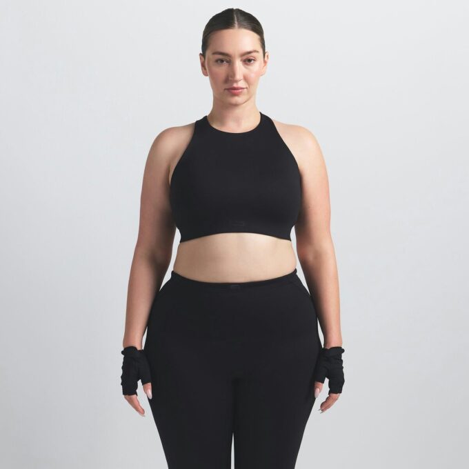 NikeSKIMS MATTE HIGH NECK BIUSTONOSZ NikeSKIMS MATTE HIGH NECK BIUSTONOSZ