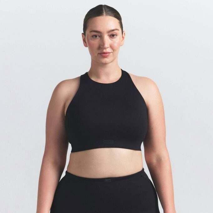 NikeSKIMS MATTE HIGH NECK BIUSTONOSZ NikeSKIMS MATTE HIGH NECK BIUSTONOSZ
