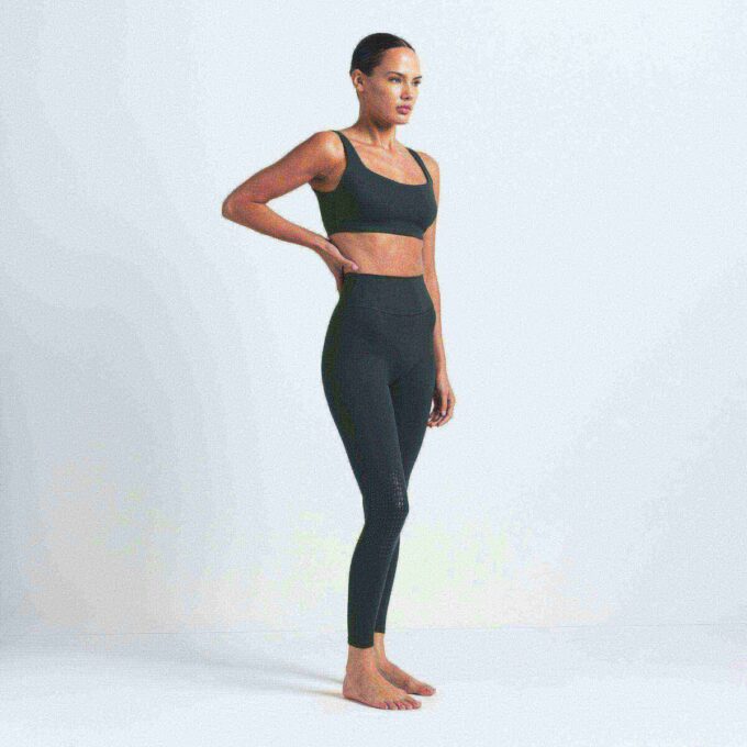 NikeSKIMS MATTE KNEE GRIP LEGGING 26″ NikeSKIMS MATTE KNEE GRIP LEGGING 26″
