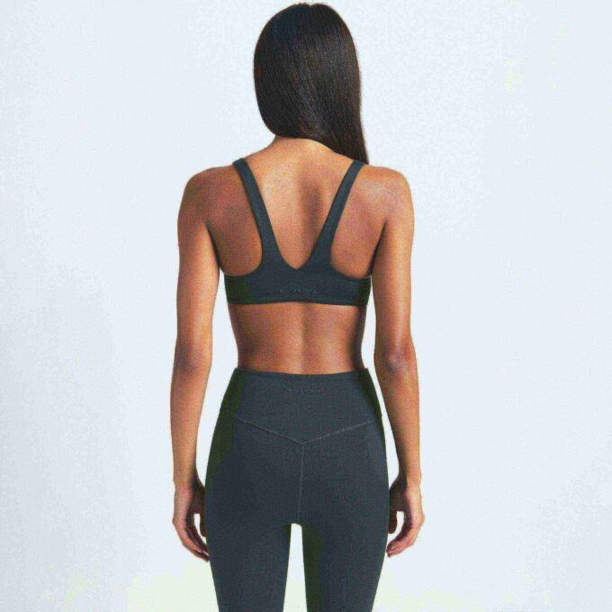 NikeSKIMS MATTE LEGGING 26″ NikeSKIMS MATTE LEGGING 26″