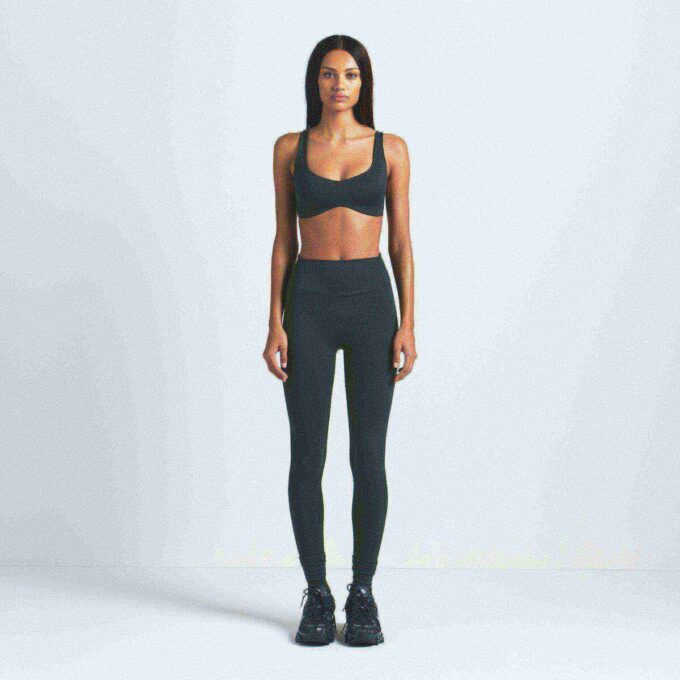 NikeSKIMS MATTE LEGGING 26″ NikeSKIMS MATTE LEGGING 26″