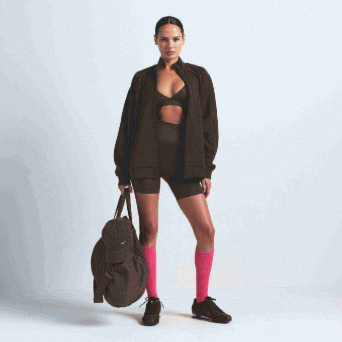 NikeSKIMS MATTE TRICOT OVERSIZE KURTKA TRENINGOWA NikeSKIMS MATTE TRICOT OVERSIZE KURTKA TRENINGOWA