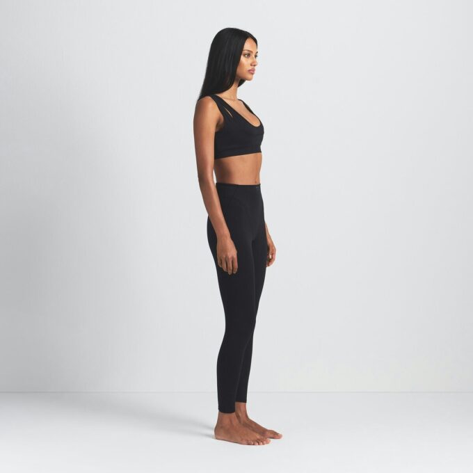 NikeSKIMS MATTE V-LINE LEGGING 26″ NikeSKIMS MATTE V-LINE LEGGING 26″