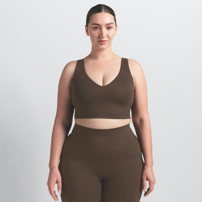 NikeSKIMS MATTE V-NECK BRA TOP NikeSKIMS MATTE V-NECK BRA TOP