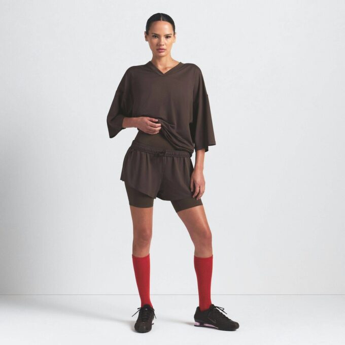 NikeSKIMS Przewiewny Top Oversize z Dekoltem w Serek NikeSKIMS Przewiewny Top Oversize z Dekoltem w Serek