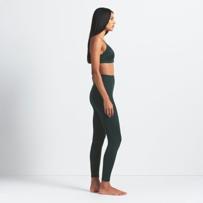NikeSKIMS SHINE BONDED WAIST LEGGING 26″ NikeSKIMS SHINE BONDED WAIST LEGGING 26″