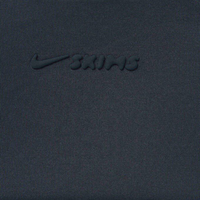 NikeSKIMS SHINE BONDED WAIST LEGGING 26″ NikeSKIMS SHINE BONDED WAIST LEGGING 26″