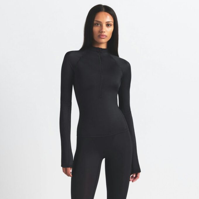 NikeSKIMS SHINE DŁUGI RĘKAW Z ZAPIĘCIEM DO PÓŁ NikeSKIMS SHINE DŁUGI RĘKAW Z ZAPIĘCIEM DO PÓŁ