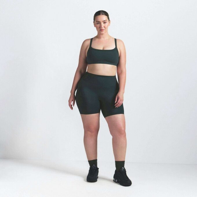 NikeSKIMS VINTAGE SEAMLESS CAMI BRA NikeSKIMS VINTAGE SEAMLESS CAMI BRA