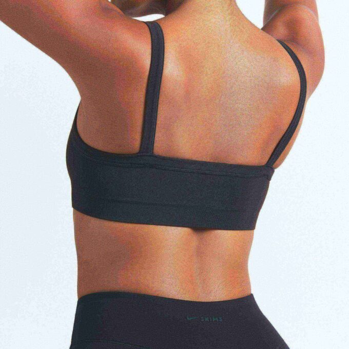 NikeSKIMS VINTAGE SEAMLESS CAMI BRA NikeSKIMS VINTAGE SEAMLESS CAMI BRA