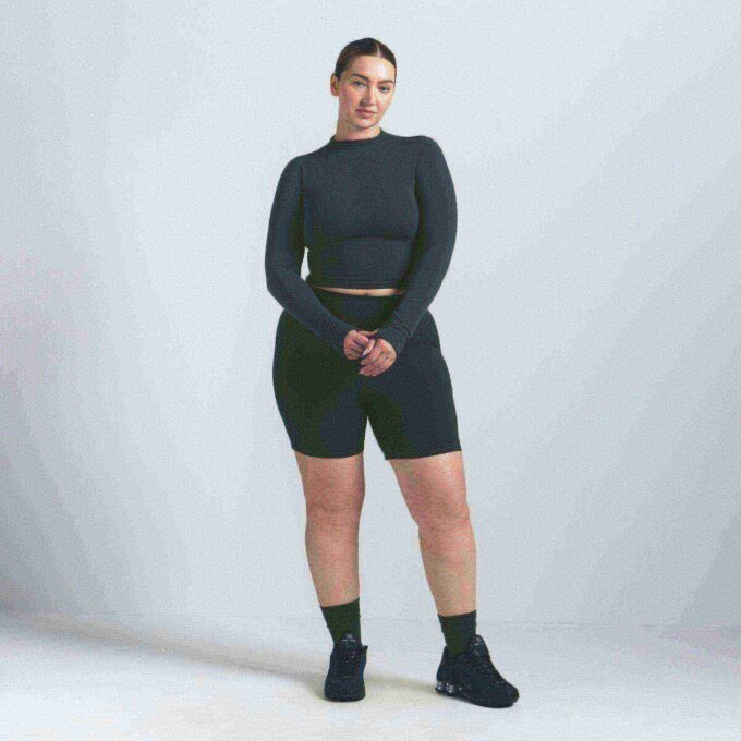 NikeSKIMS VINTAGE SEAMLESS MOCK NECK CROP TOP NikeSKIMS VINTAGE SEAMLESS MOCK NECK CROP TOP