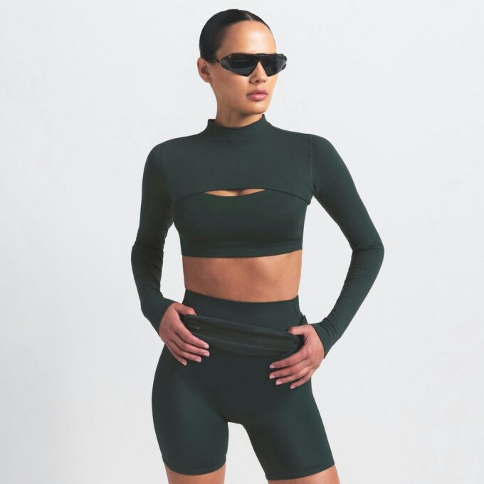 NikeSKIMS VINTAGE SEAMLESS SHRUG NikeSKIMS VINTAGE SEAMLESS SHRUG