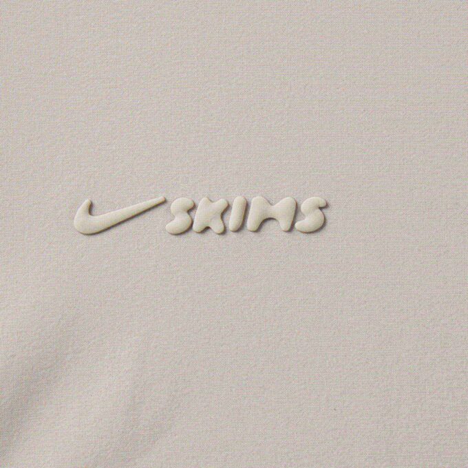 NikeSKIMS WOVEN NYLON 2.5″ SPODENKI DO BIEGANIA NikeSKIMS WOVEN NYLON 2.5″ SPODENKI DO BIEGANIA