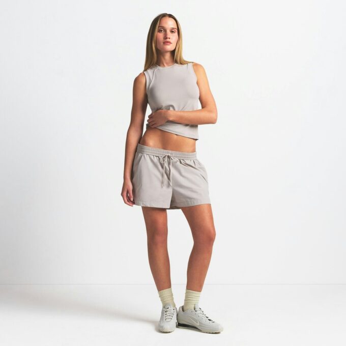 NikeSKIMS WOVEN NYLON 5″ TRACK SHORT NikeSKIMS WOVEN NYLON 5″ TRACK SHORT
