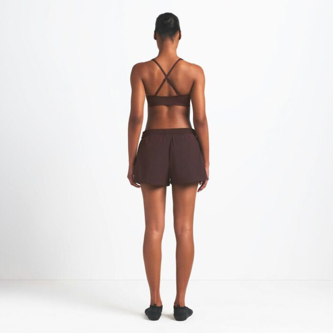NikeSKIMS WOVEN NYLON 5″ TRACK SHORT NikeSKIMS WOVEN NYLON 5″ TRACK SHORT